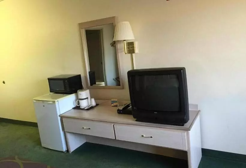 فندق على الطريق Super 8 By Wyndham Willcox