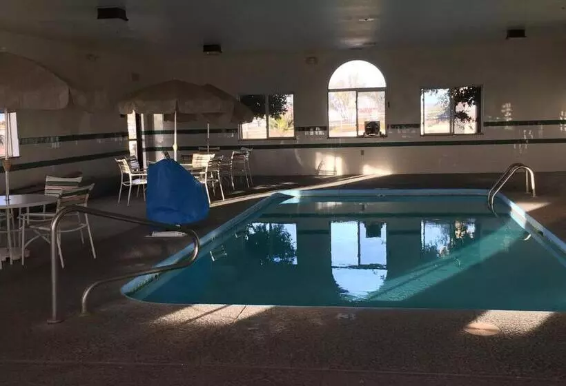 فندق على الطريق Super 8 By Wyndham Willcox