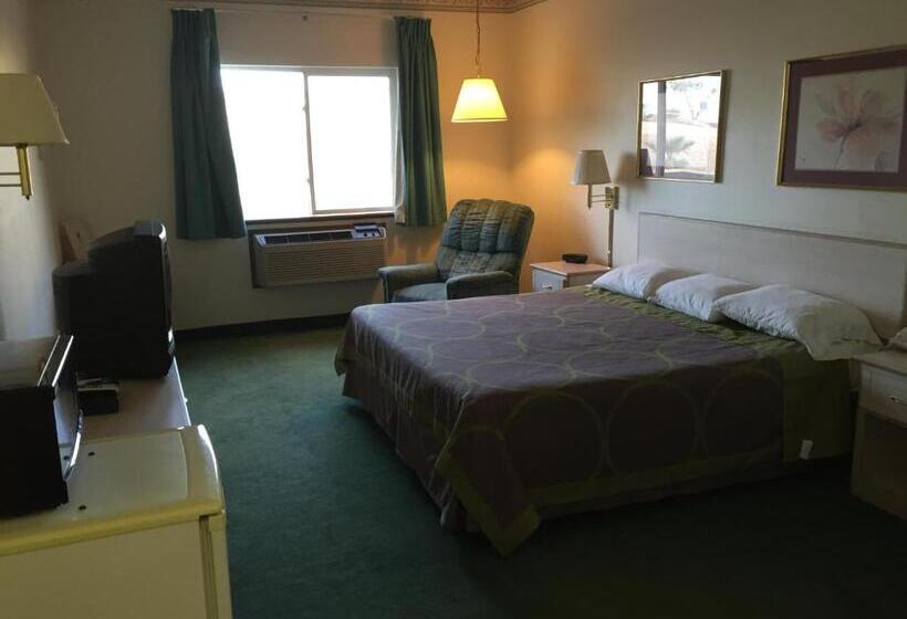 فندق على الطريق Super 8 By Wyndham Willcox