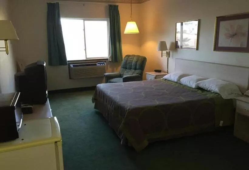 فندق على الطريق Super 8 By Wyndham Willcox