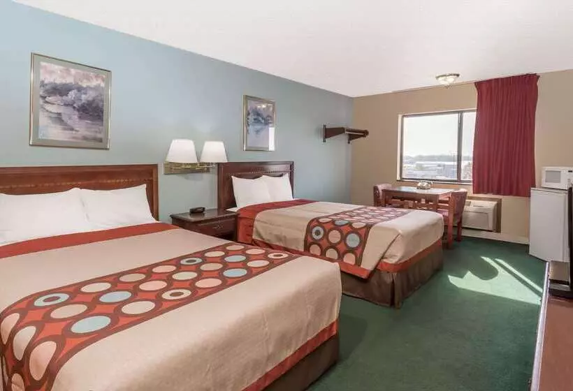 Мотель Super 8 By Wyndham Woodstock