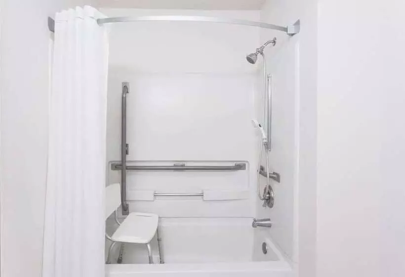 Мотель Super 8 By Wyndham Woodstock