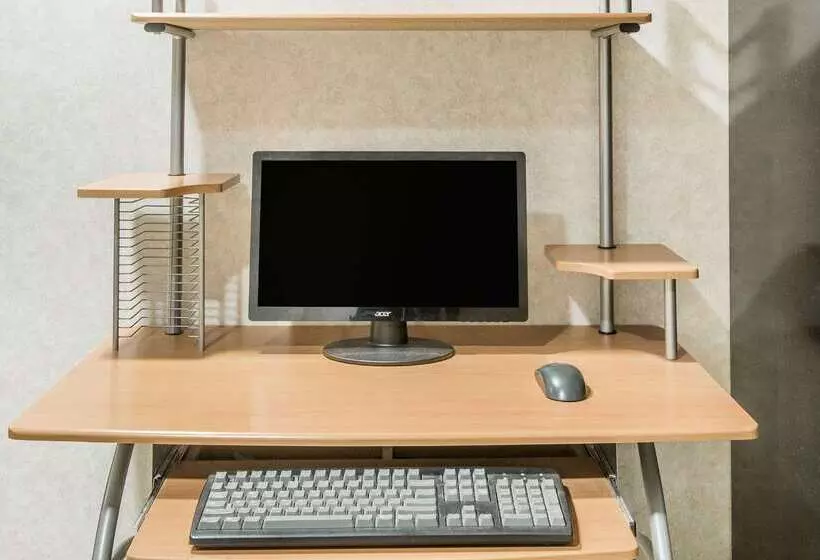 فندق على الطريق Super 8 By Wyndham Maumee Perrysburg Toledo Area