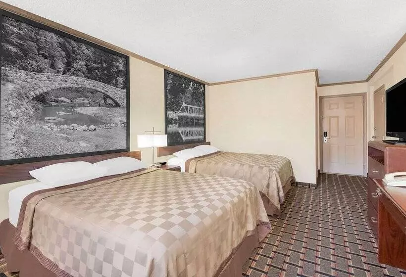 فندق على الطريق Super 8 By Wyndham Maumee Perrysburg Toledo Area