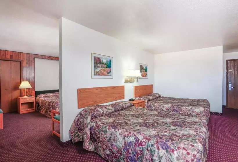 Мотель Travelodge By Wyndham Deer Lodge Montana