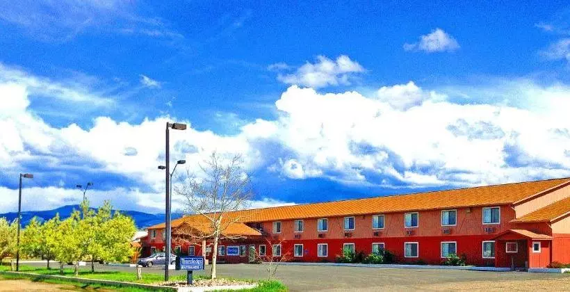 Мотель Travelodge By Wyndham Deer Lodge Montana
