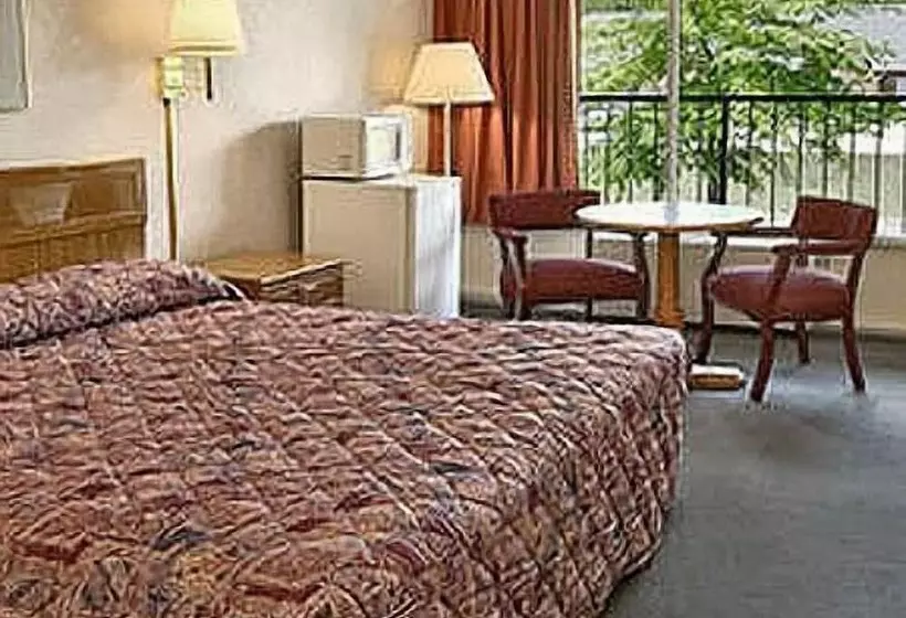 モーテル Town And Country Inn Suites Spindale