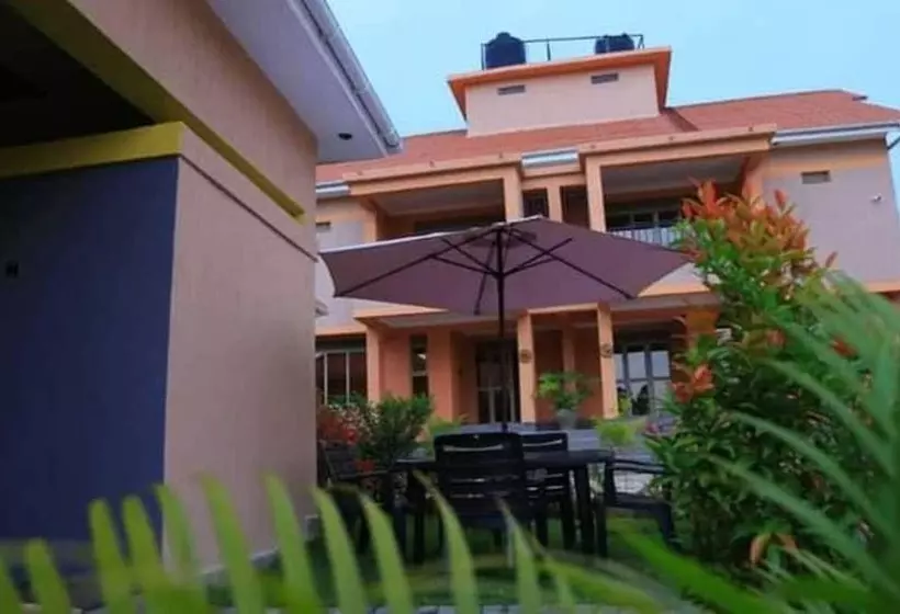 تختخواب و صبحانه Faith Homes