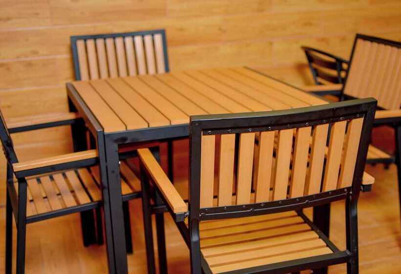 تختخواب و صبحانه Faith Homes