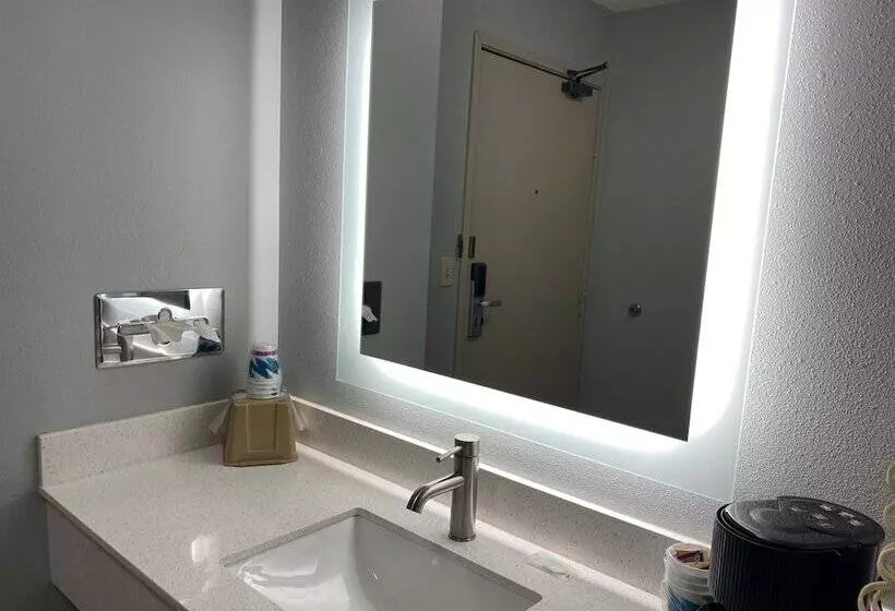 ホテル Americinn By Wyndham Viroqua