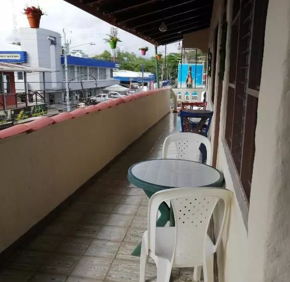 Retkeilymaja Posada Dulce Vida