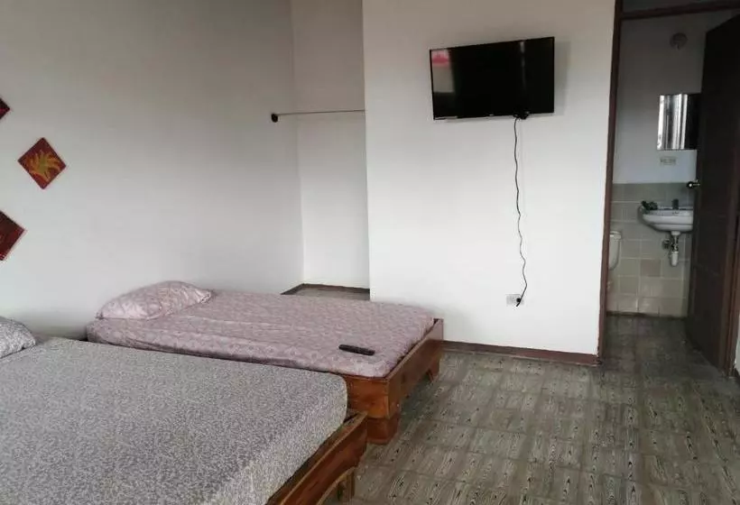 Retkeilymaja Posada Dulce Vida