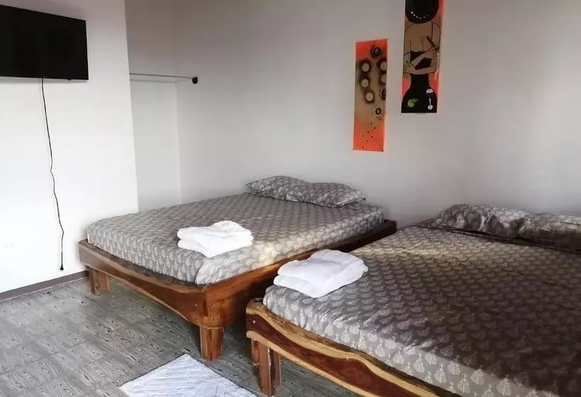 Retkeilymaja Posada Dulce Vida