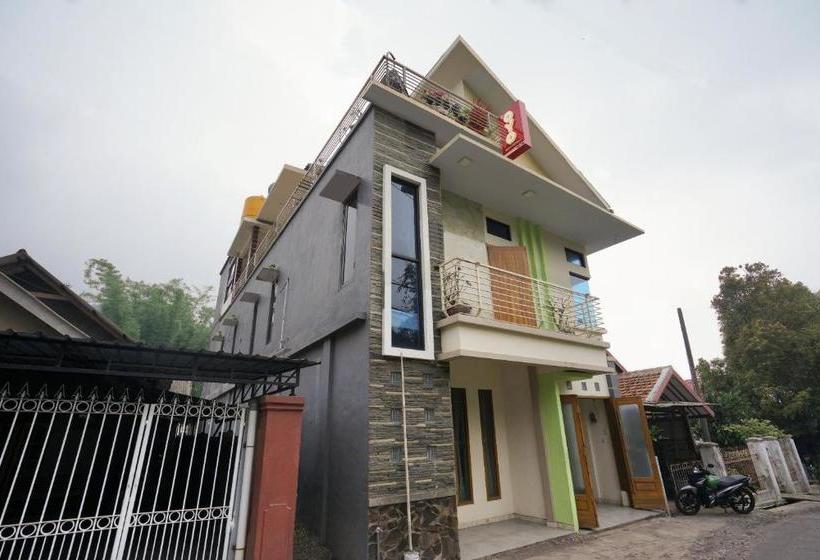 Hotel Oyo 2525 Rumah Bromo