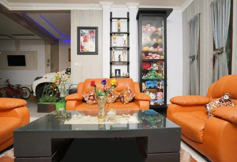 هتل Oyo 2525 Rumah Bromo