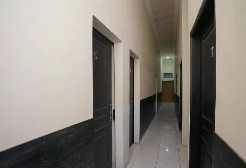 هتل Oyo 2525 Rumah Bromo