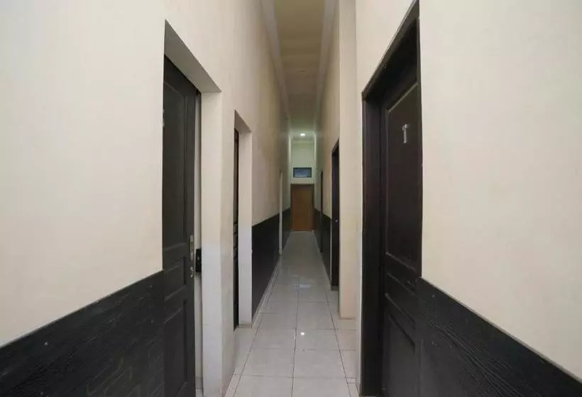 هتل Oyo 2525 Rumah Bromo