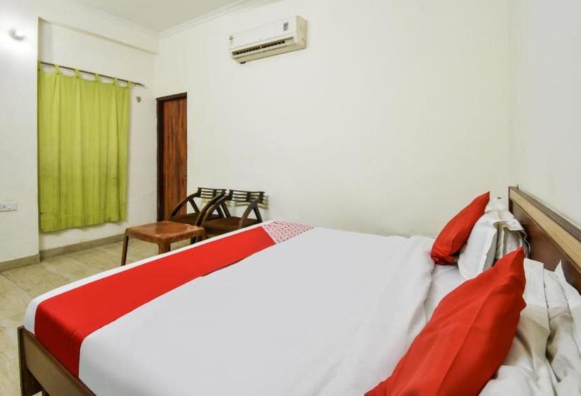 酒店 Oyo 66602 Apple Hut