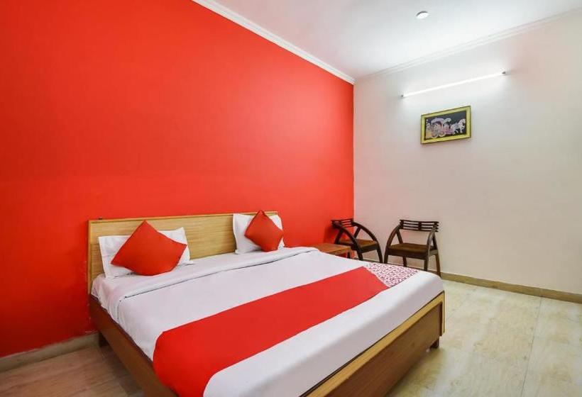 酒店 Oyo 66602 Apple Hut