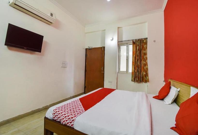 酒店 Oyo 66602 Apple Hut