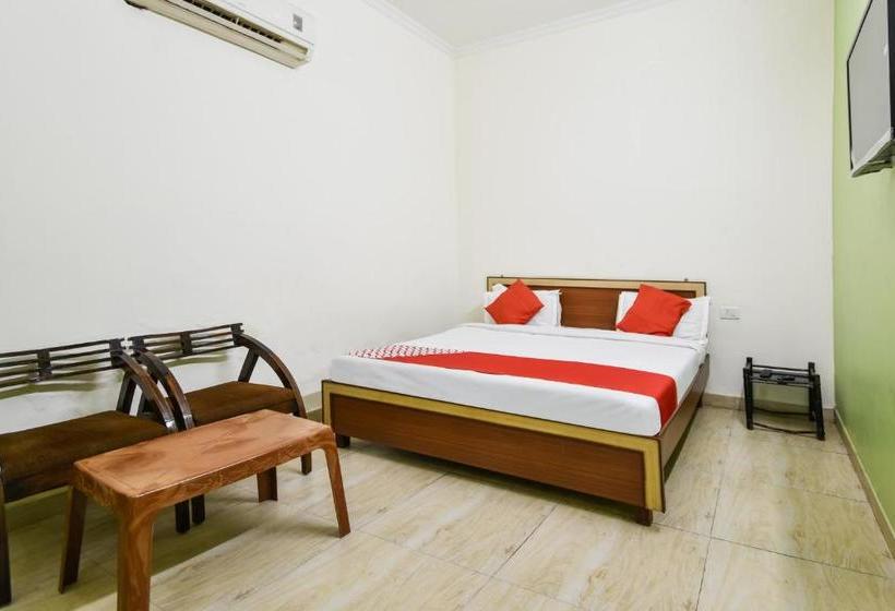 酒店 Oyo 66602 Apple Hut