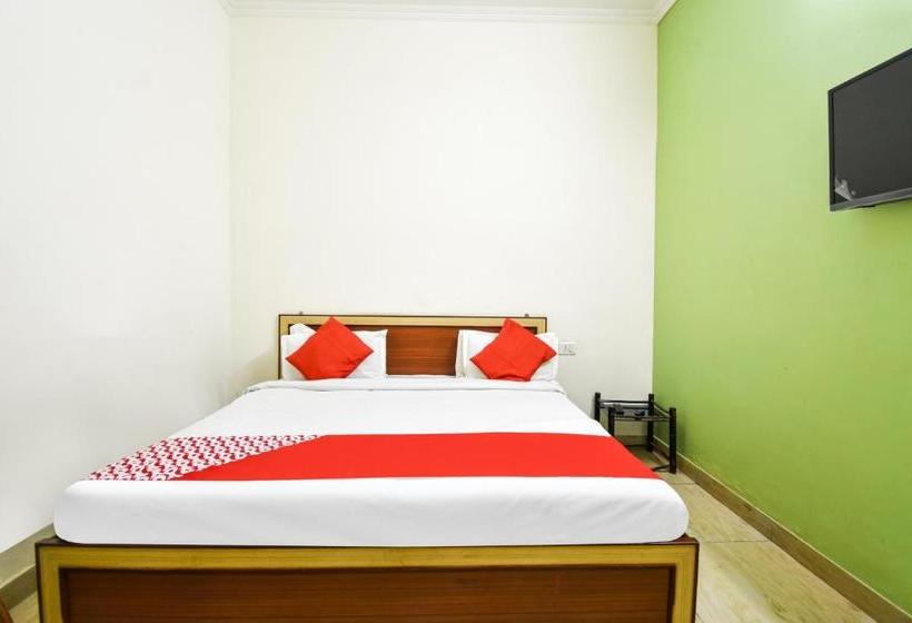 酒店 Oyo 66602 Apple Hut