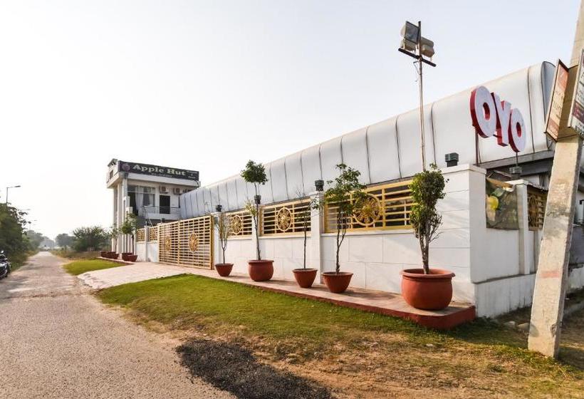 酒店 Oyo 66602 Apple Hut