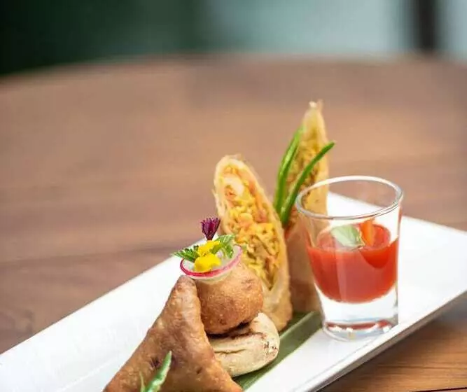 هتل Seasalter Maldives