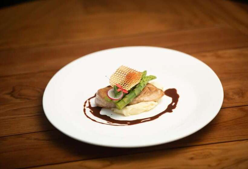 هتل Seasalter Maldives