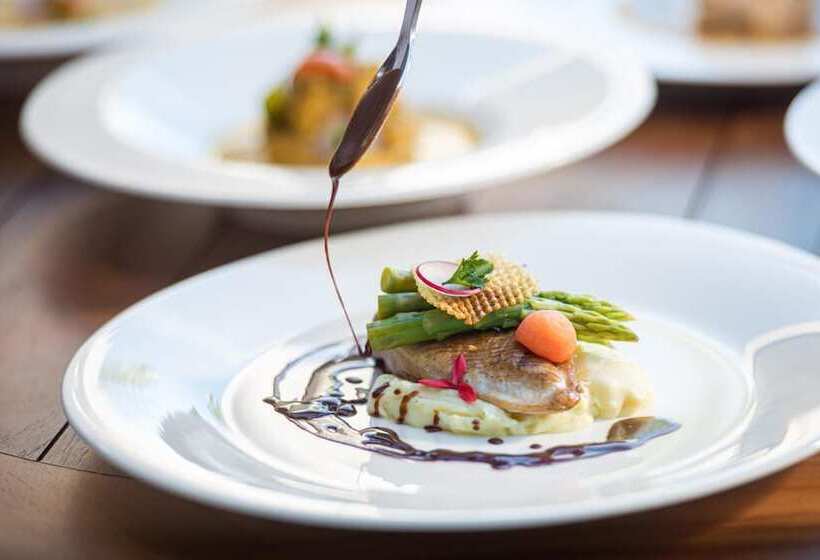 هتل Seasalter Maldives