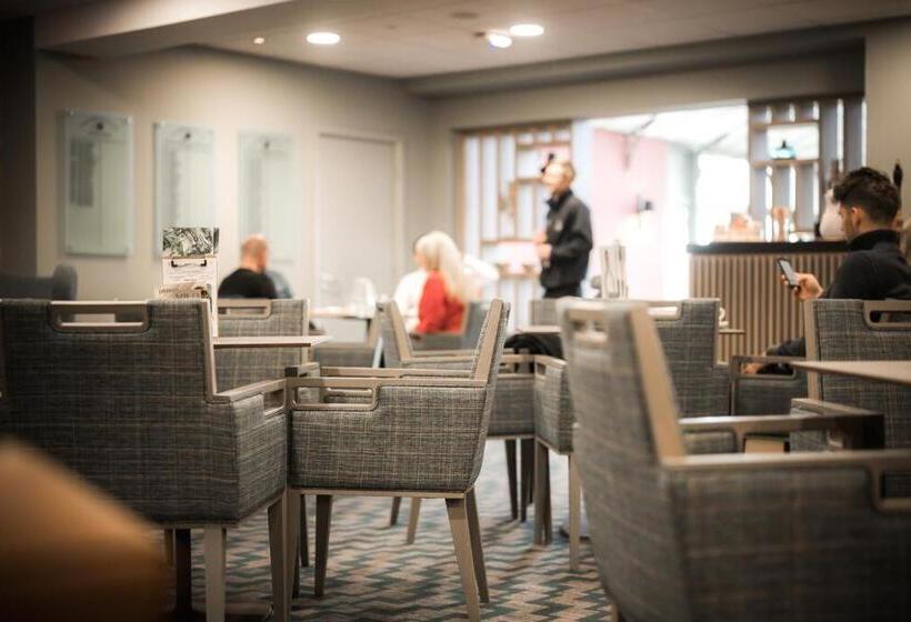 Отель The Tytherington