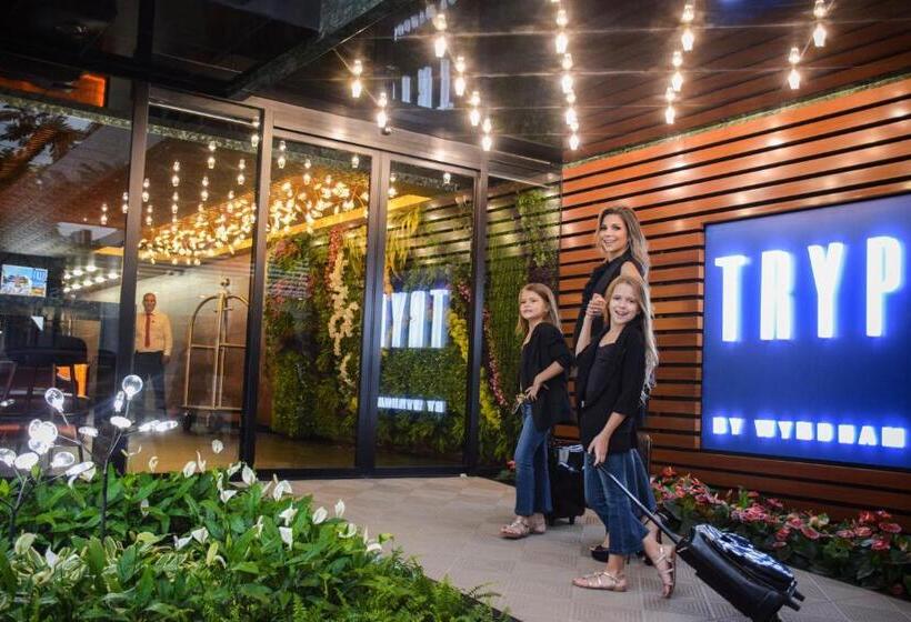 هتل Tryp By Wyndham Santa Cruz