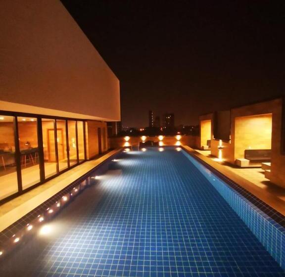 هتل Tryp By Wyndham Santa Cruz