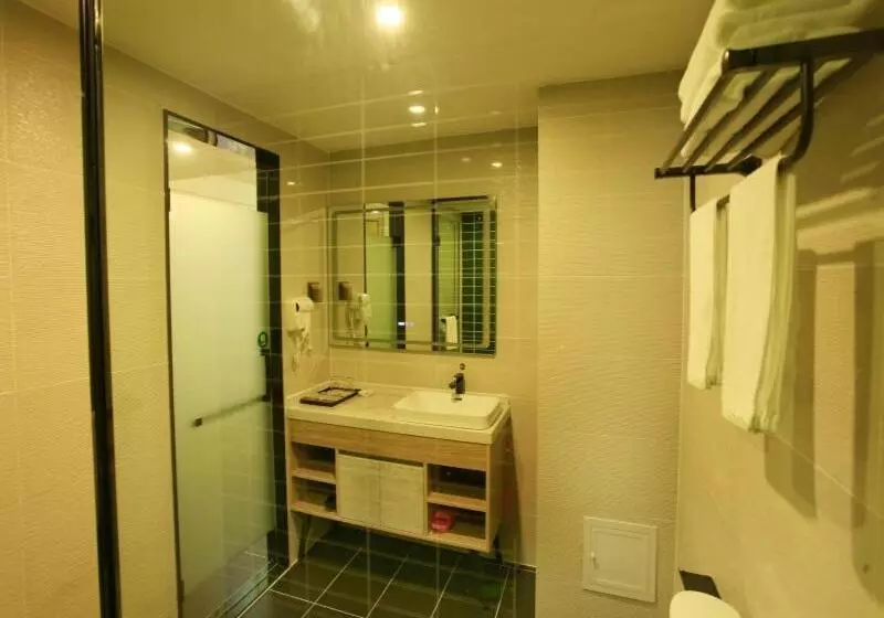 Hotelli Greentree Inn Anlong County Zhaodi