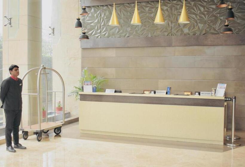 ホテル Ramada By Wyndham Aligarh Gt Road