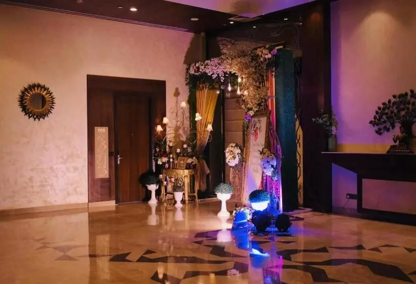 Hotelli Ramada By Wyndham Aligarh Gt Road