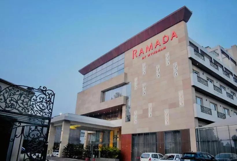 Hotelli Ramada By Wyndham Aligarh Gt Road
