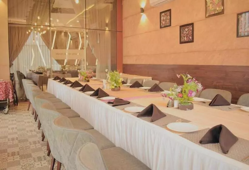 Hotelli Ramada By Wyndham Aligarh Gt Road