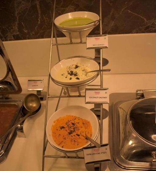 ホテル Ramada By Wyndham Aligarh Gt Road