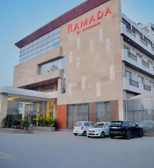 Hotelli Ramada By Wyndham Aligarh Gt Road