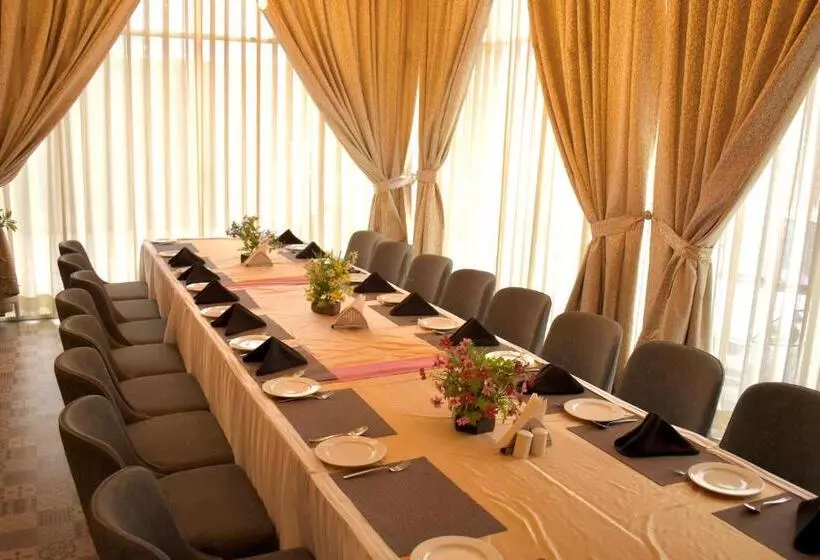 Hotelli Ramada By Wyndham Aligarh Gt Road