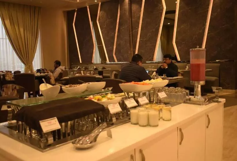 Hotelli Ramada By Wyndham Aligarh Gt Road