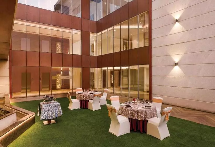 Hotelli Ramada By Wyndham Aligarh Gt Road
