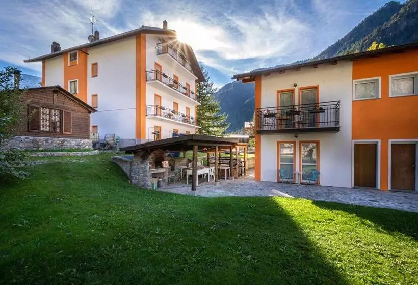 Hostel   Bormio   Livigno   Santa Caterina   Stelvio