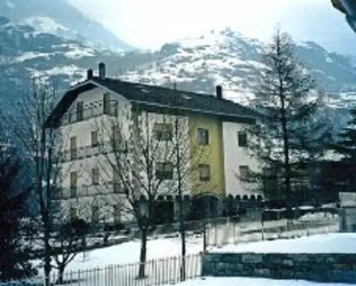 Hostel   Bormio   Livigno   Santa Caterina   Stelvio