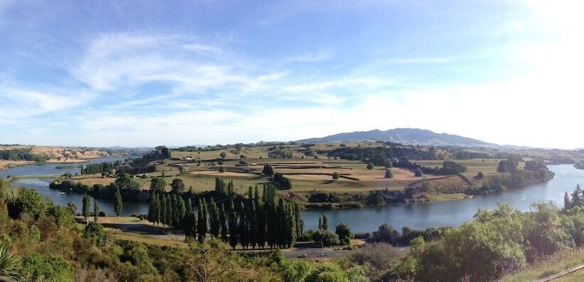 酒店 Lake Karapiro Lodge