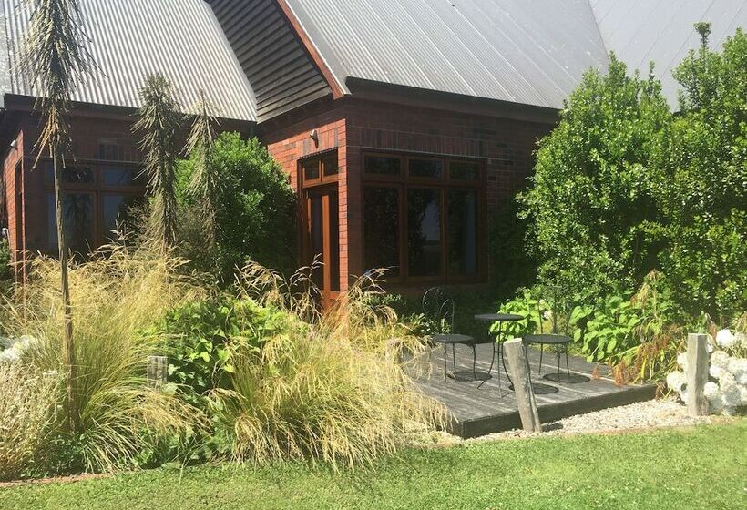 酒店 Lake Karapiro Lodge