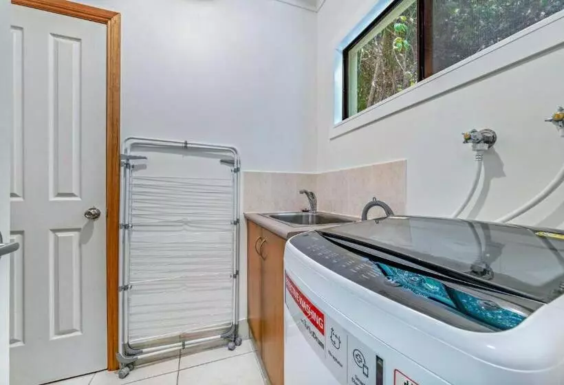 Ambience Of Airlie   Airlie Beach