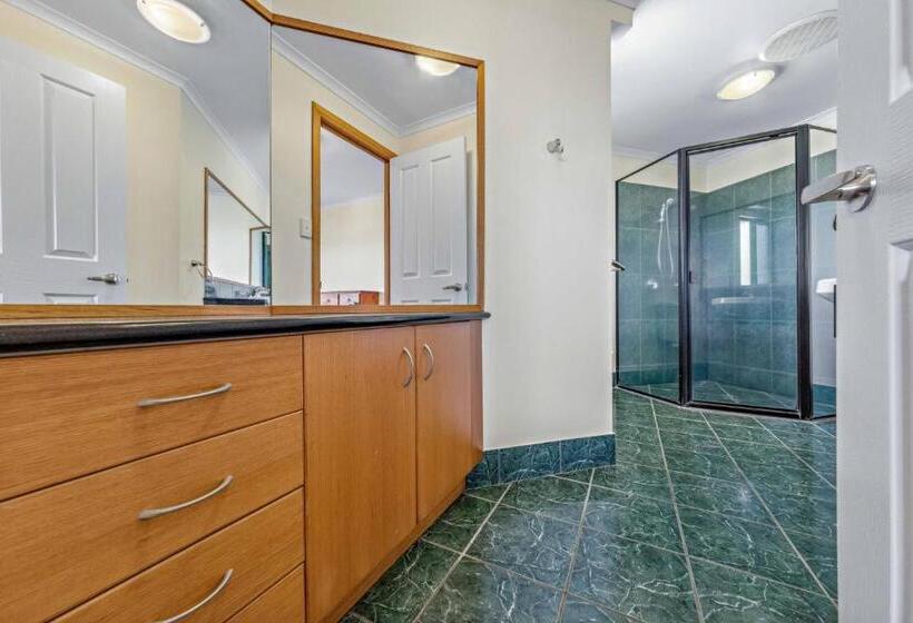 Ambience Of Airlie Airlie Beach