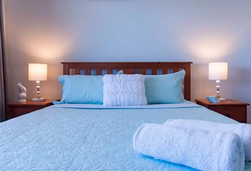 Ambience Of Airlie   Airlie Beach